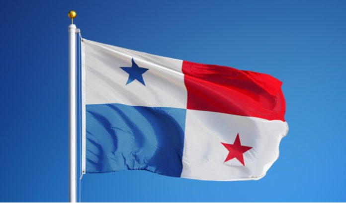 Two former officials of Panama's Lotería Nacional de Beneficencia who had filed lawsuits against Director Gloriela Del Río have withdrawn their complaints.