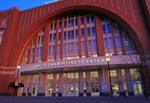 Jackpocket extends Texas reach with Dallas Mavericks partnership Jackpocket is expanding its marketing scope in Texas as it signed a multi-year partnership to become the official mobile lottery partner of the NBA outfit, the Dallas Mavericks